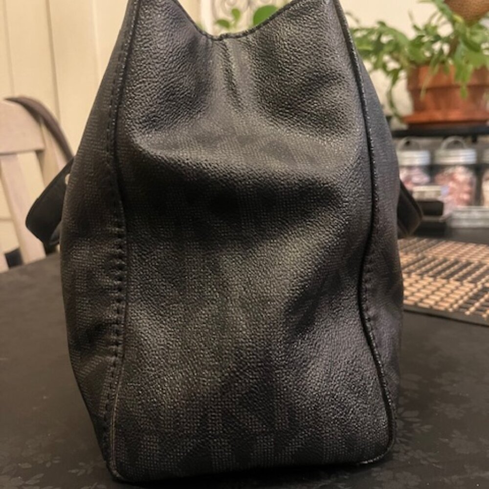Michael Kors Cynthia Handbag - Picture 3 of 15